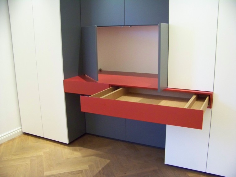 Kleiderschrank